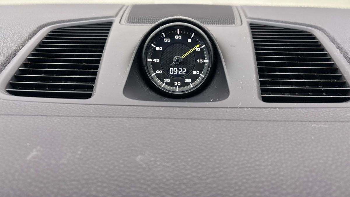 Porsche Cayenne Image 25