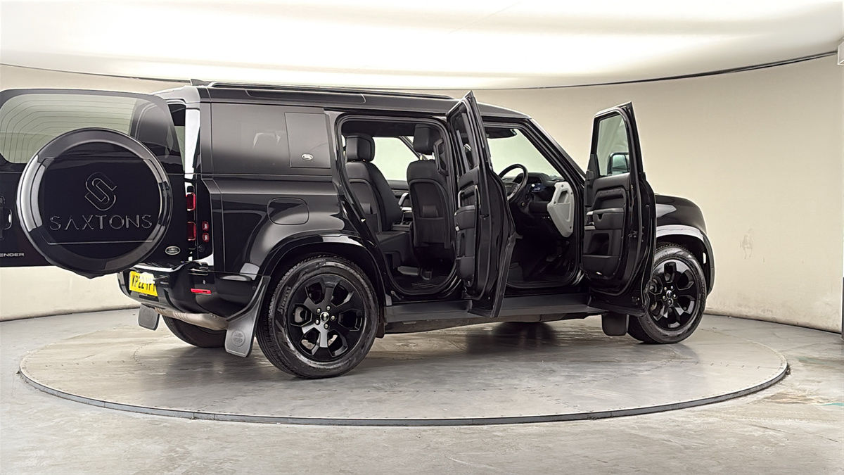 More views of Land Rover Defender 110