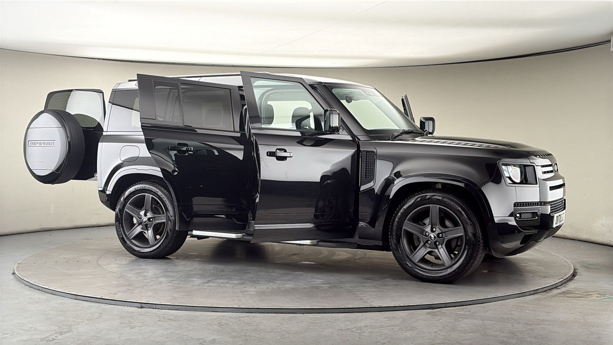 More views of Land Rover Defender 110