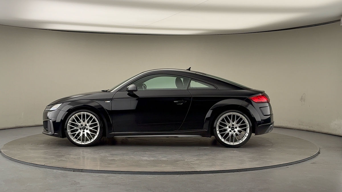 Audi TT Image 15