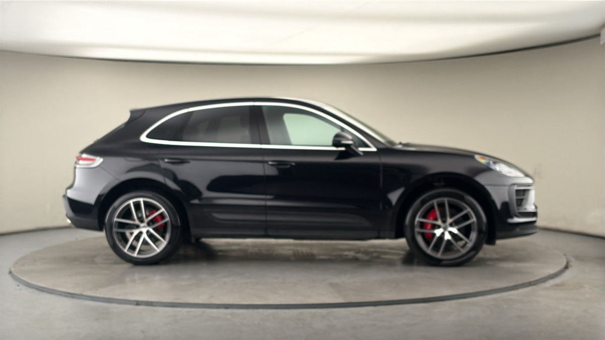 More views of Porsche Macan