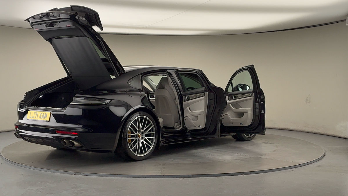 More views of Porsche Panamera