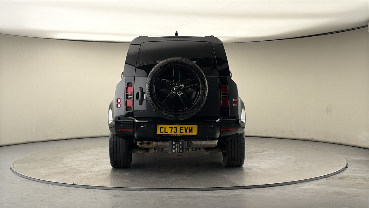 Land Rover Defender 110 Image 4