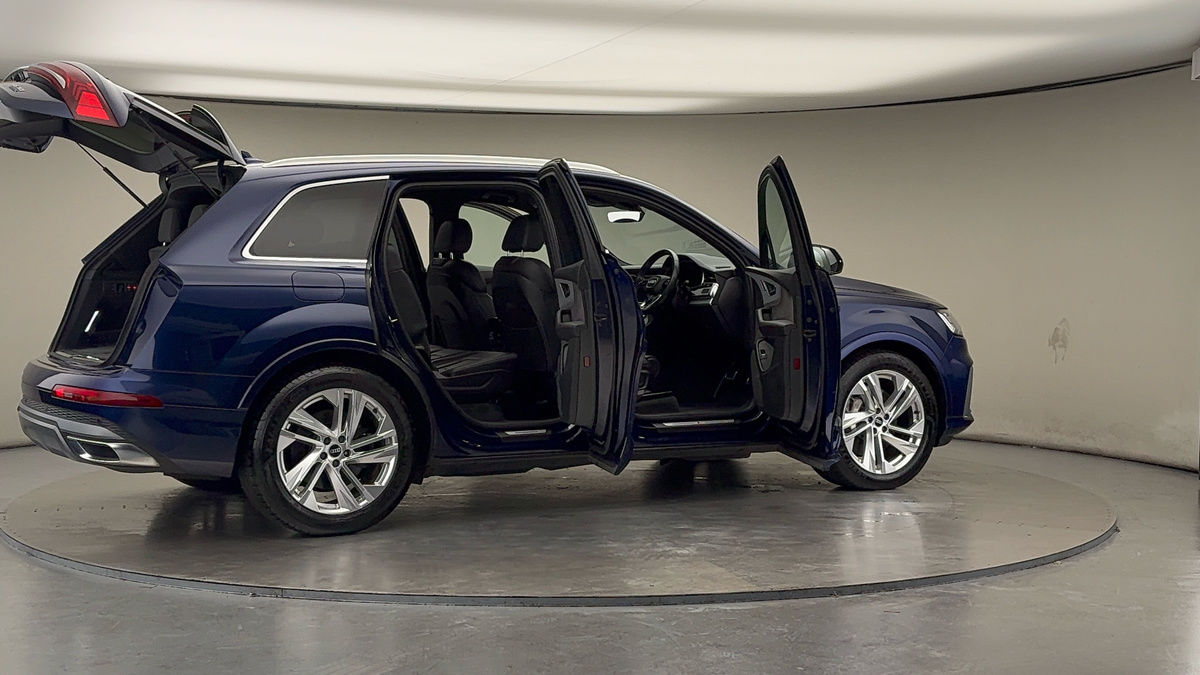 More views of Audi Q7