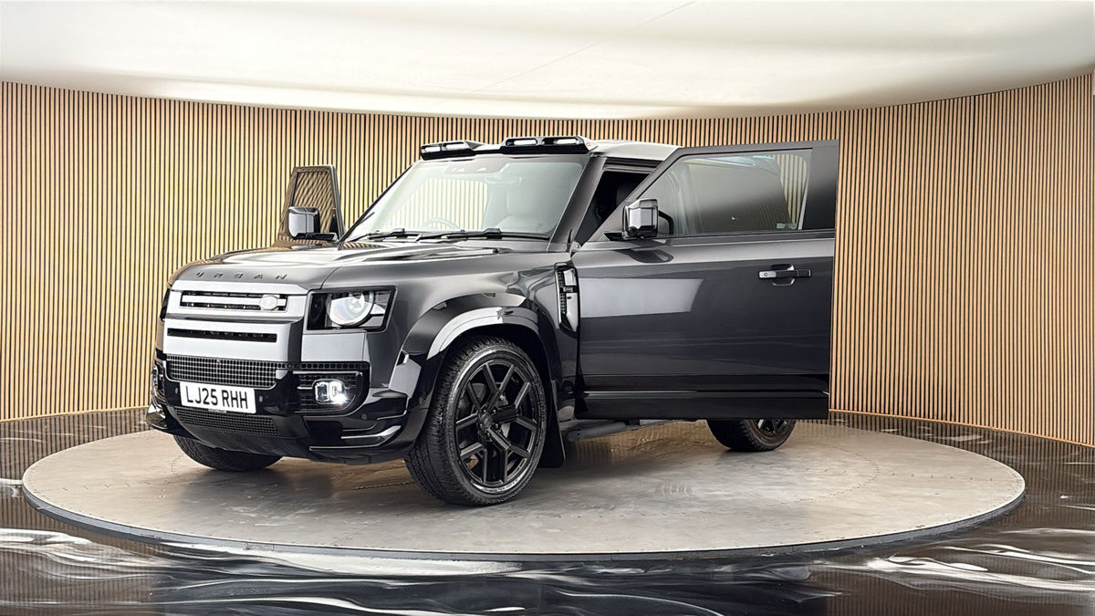 More views of Land Rover Defender 90