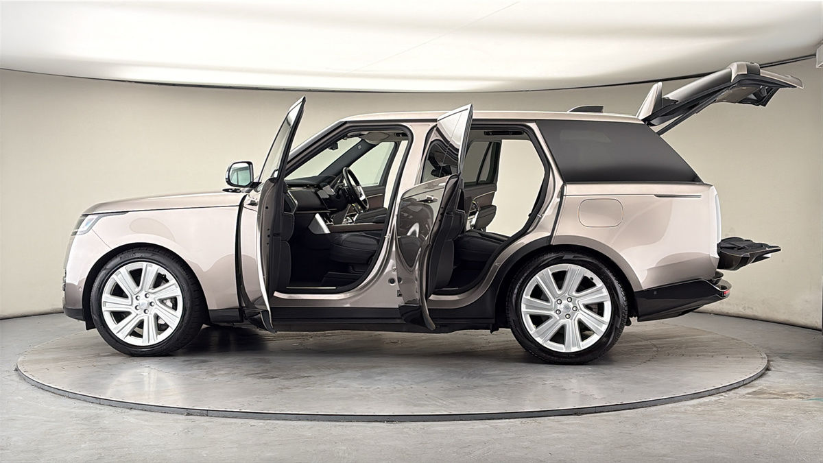 More views of Land Rover Range Rover