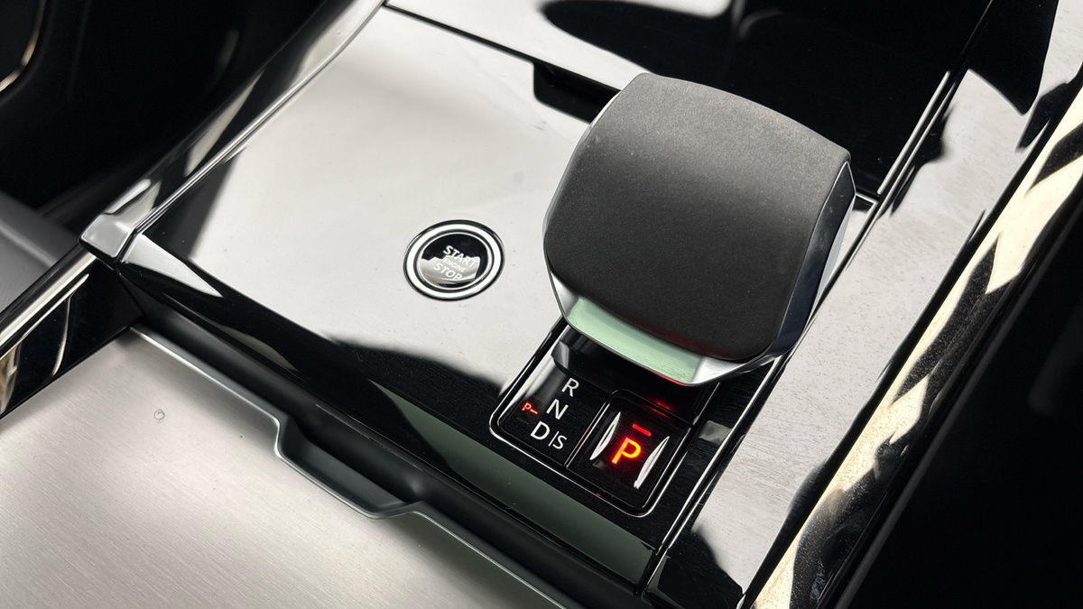 Land Rover Range Rover Sport Image 25