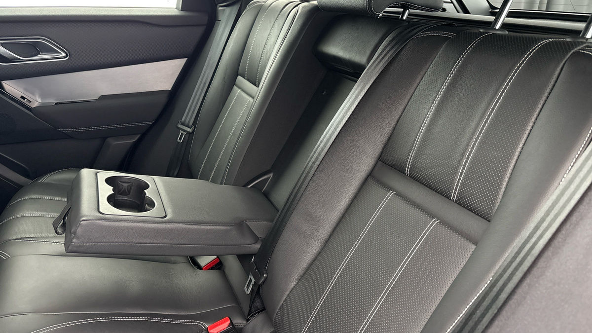 Land Rover Range Rover Velar Image 9