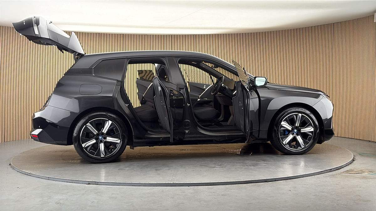 More views of BMW iX
