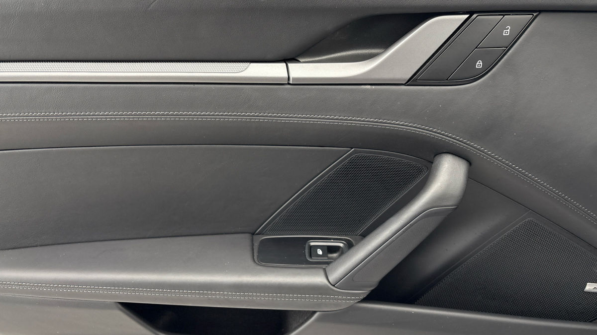 Porsche 911 Image 19