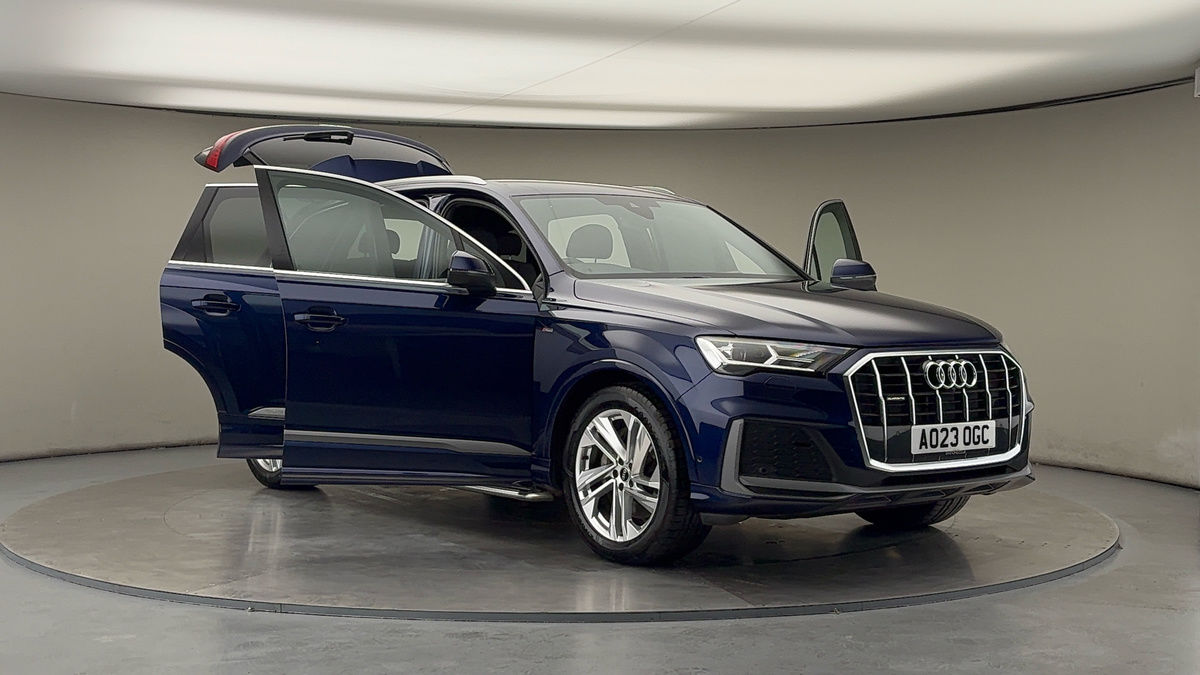 More views of Audi Q7