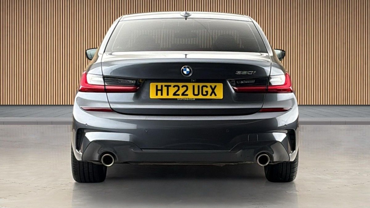 BMW 3 Series Image 4