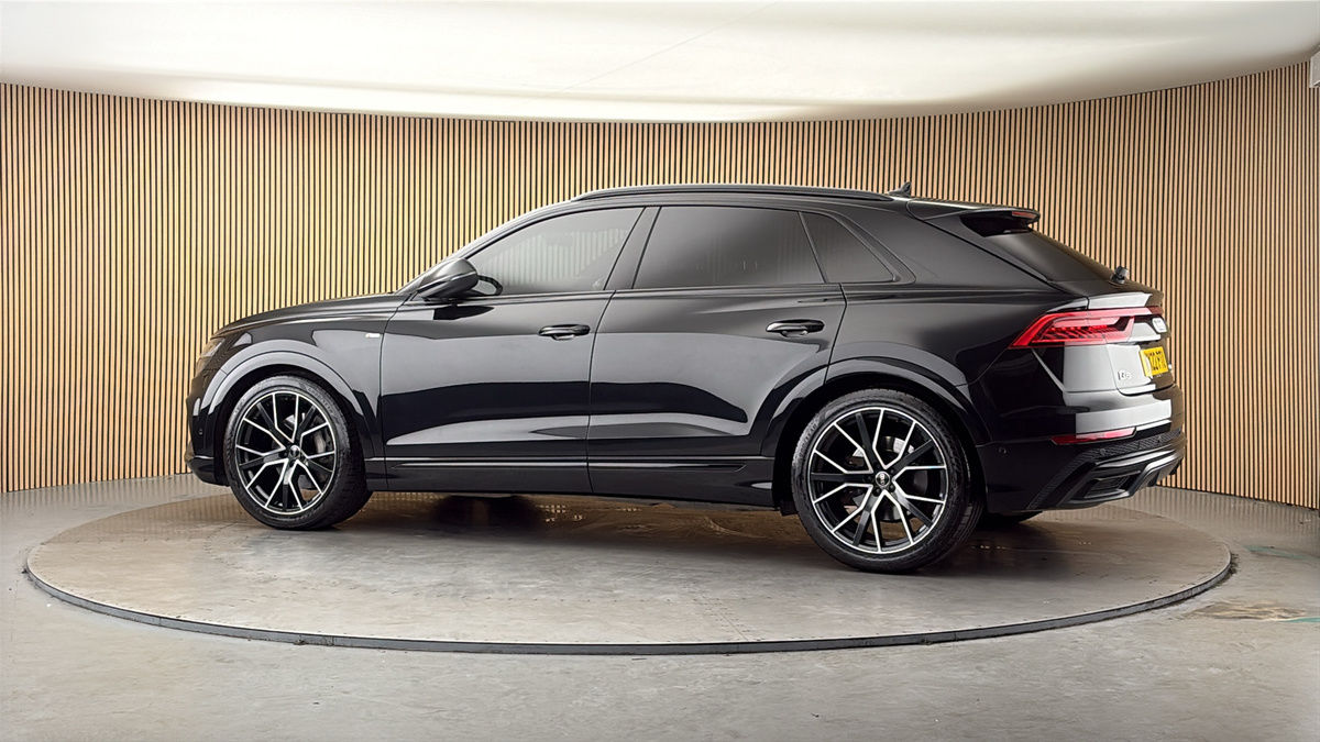 More views of Audi Q8