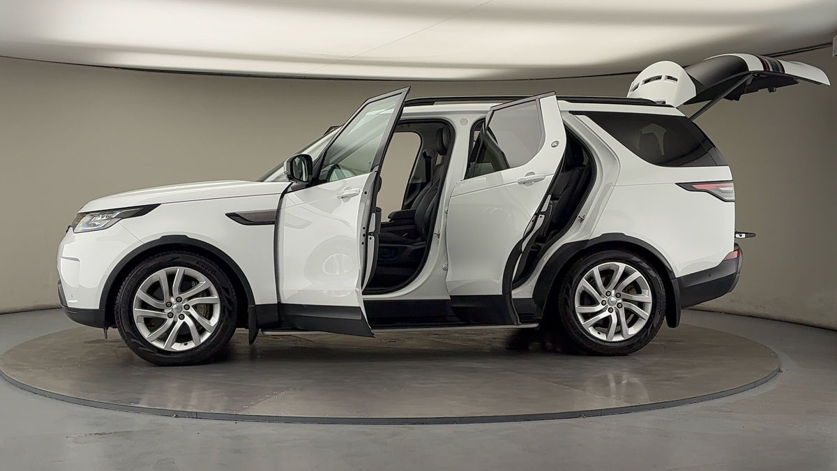 More views of Land Rover Discovery