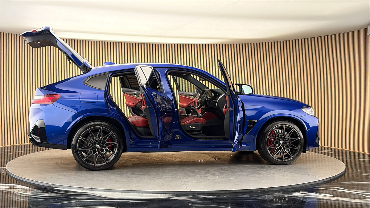 More views of BMW X4 M