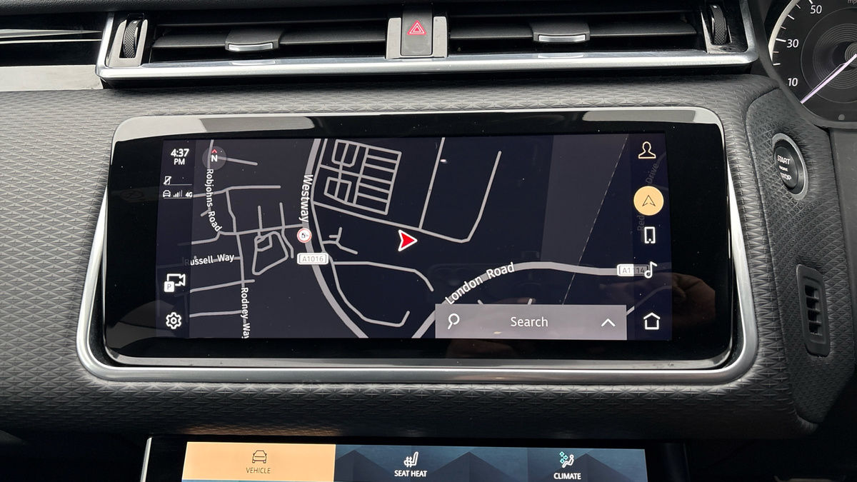 Land Rover Range Rover Velar Image 17