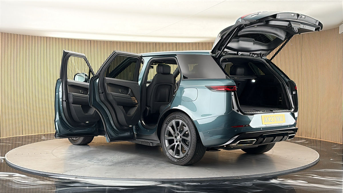More views of Land Rover Range Rover Sport