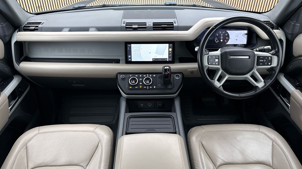 Land Rover Defender 90 Image 12