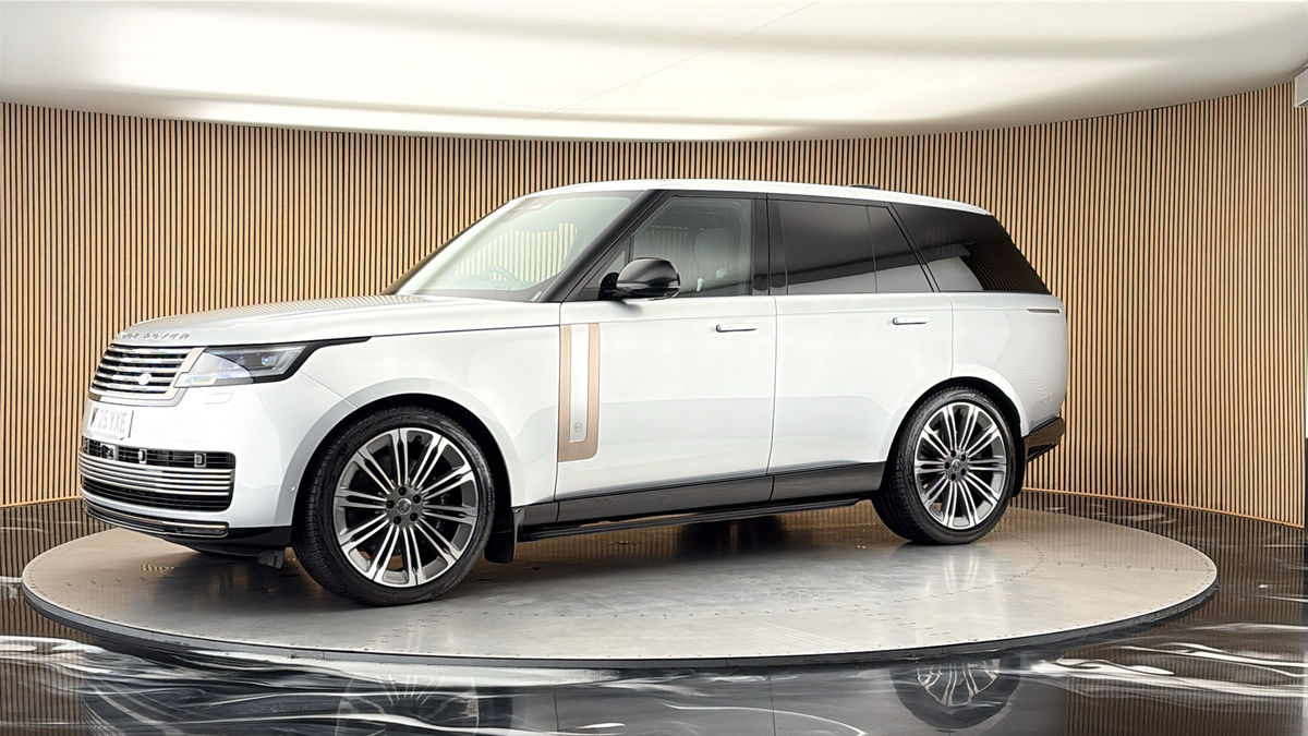 More views of Land Rover Range Rover