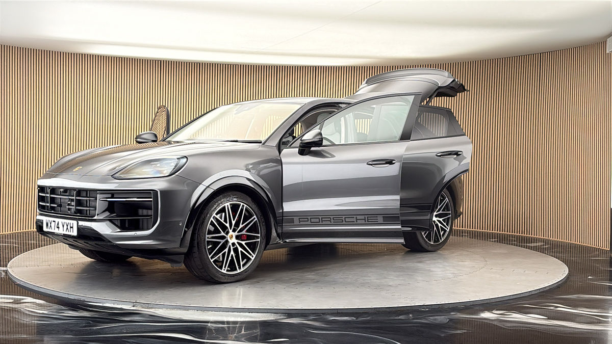 Porsche Cayenne Image 22