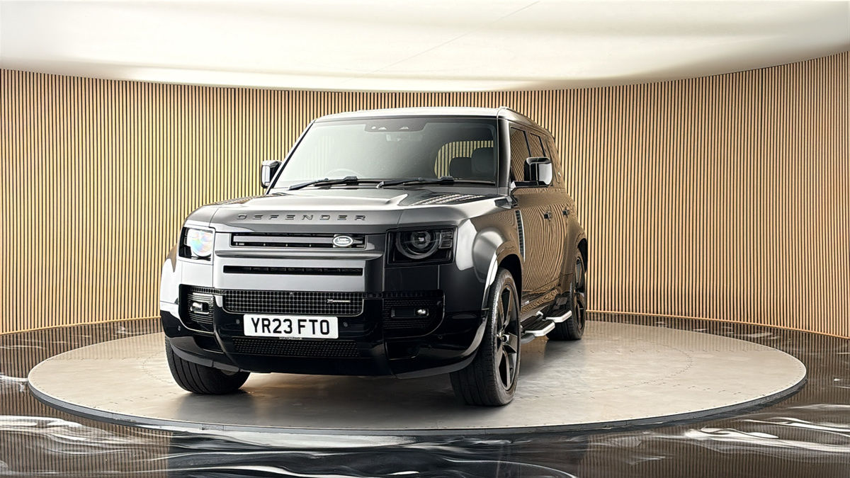 More views of Land Rover Defender 110