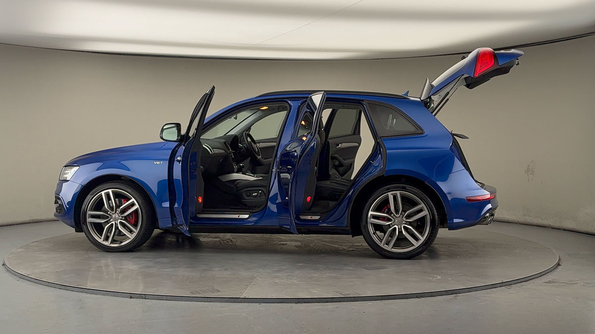 More views of Audi SQ5