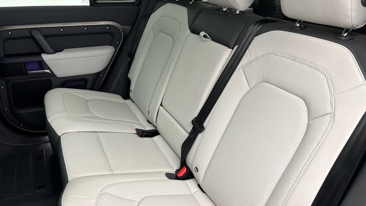 Land Rover Defender 110 Urban Image 8