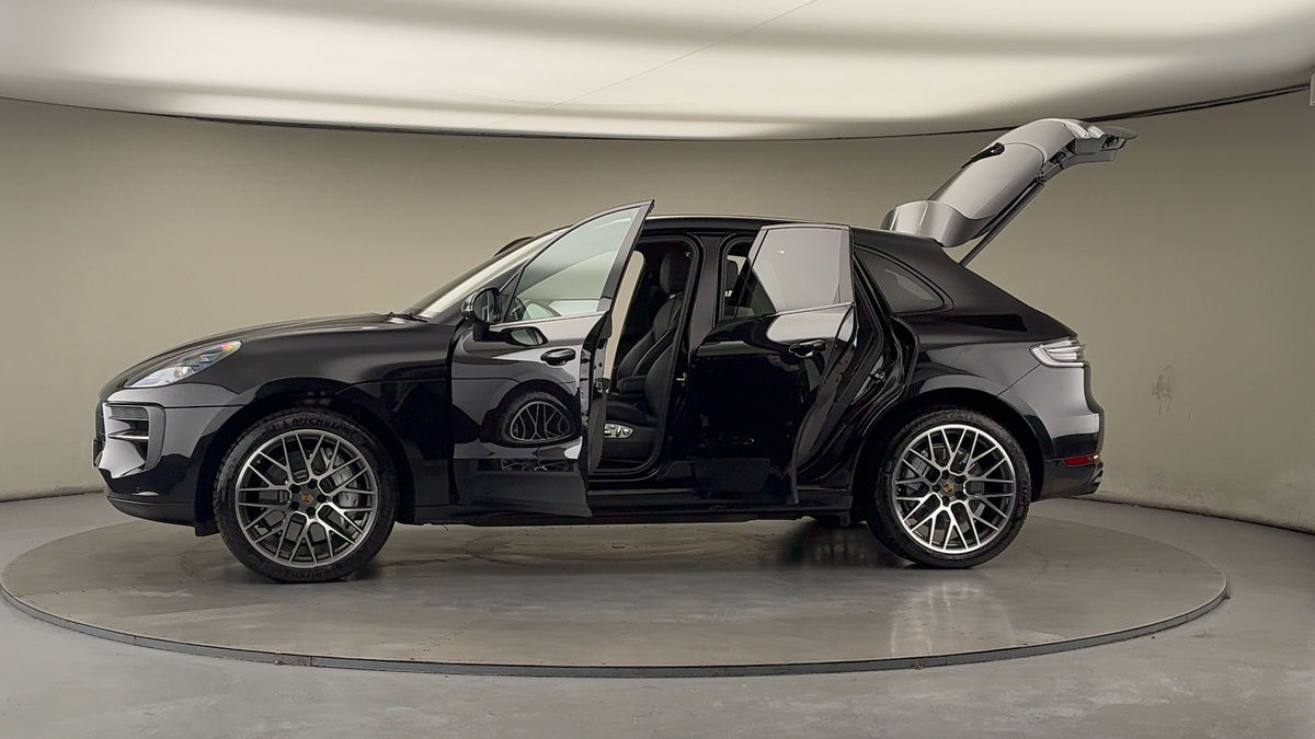 More views of Porsche Macan