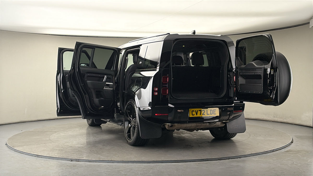 More views of Land Rover Defender 110