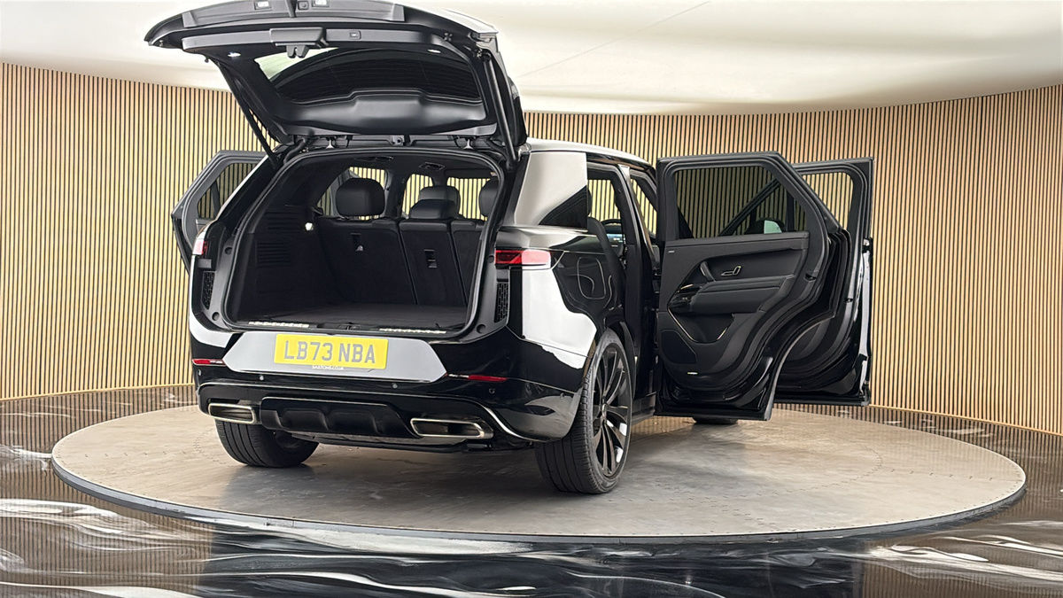 More views of Land Rover Range Rover Sport