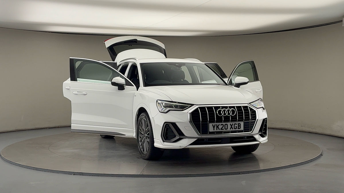 More views of Audi Q3