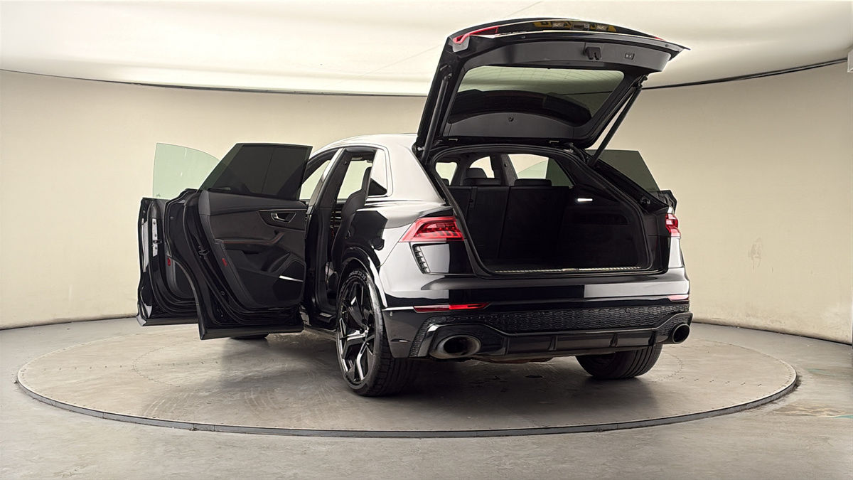 More views of Audi RSQ8