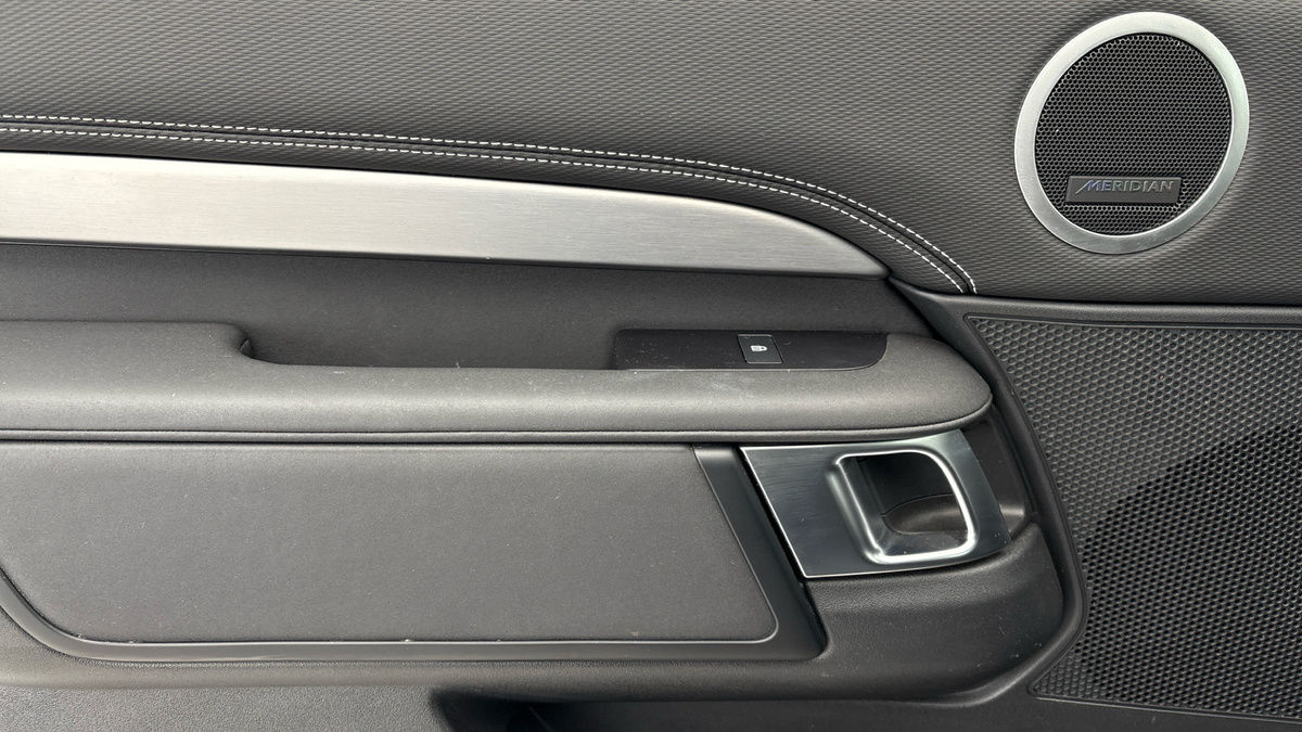 Land Rover Discovery Image 19