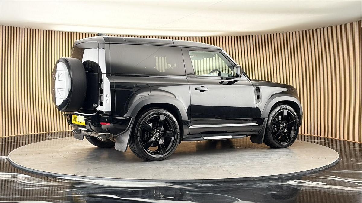 More views of Land Rover Defender 90