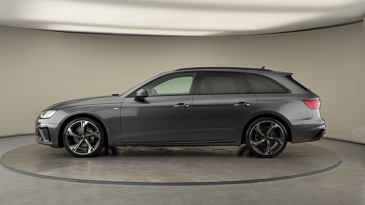 Audi A4 Avant Image 15