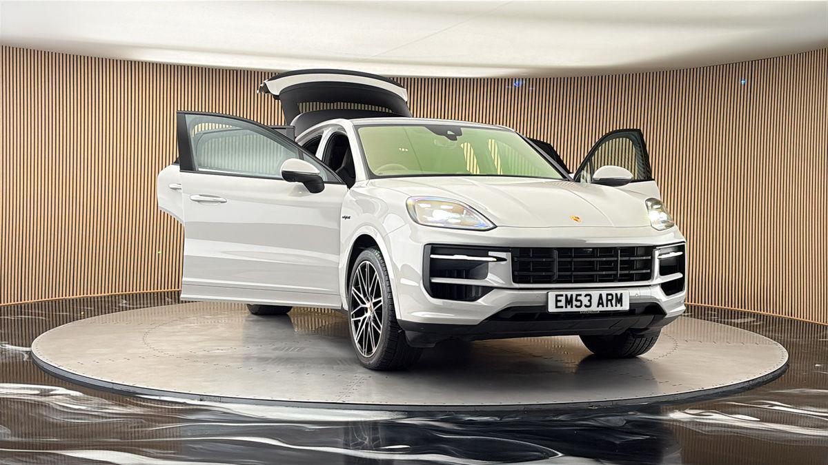 More views of Porsche Cayenne