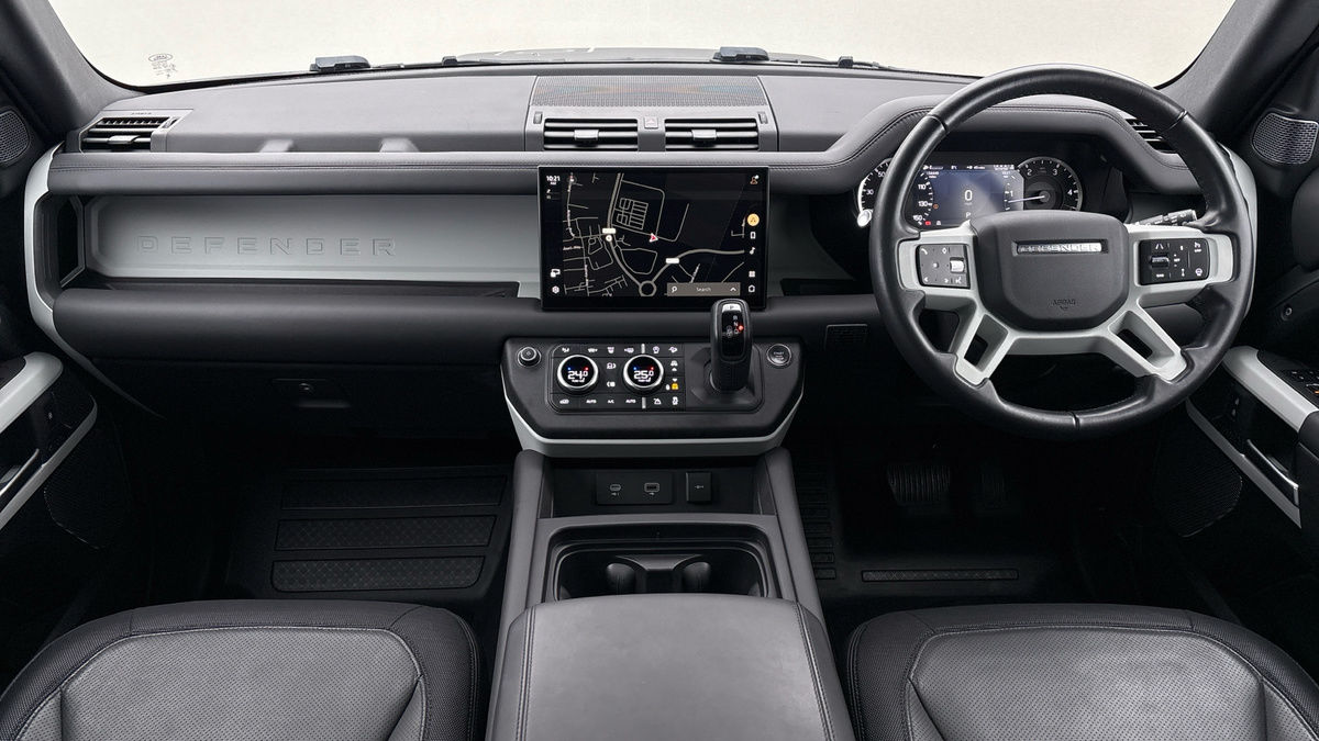 Land Rover Defender 110 Image 12
