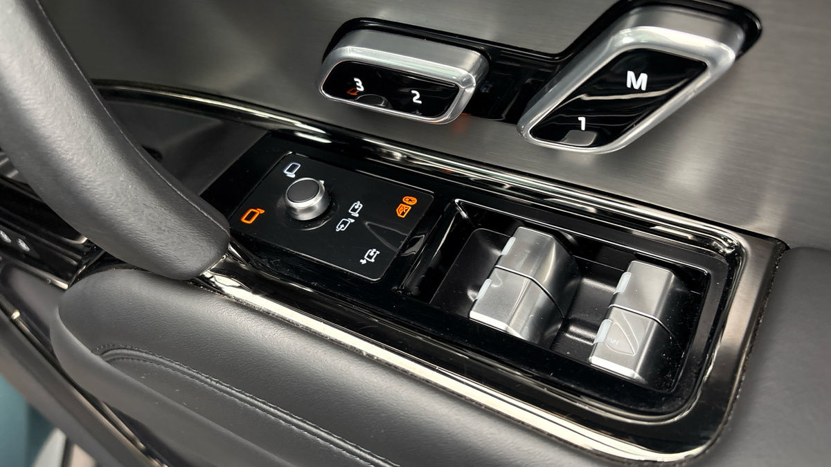 Land Rover Range Rover Sport Image 25