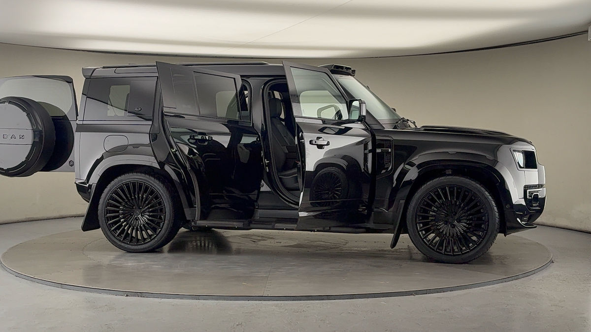 More views of Land Rover Defender 110