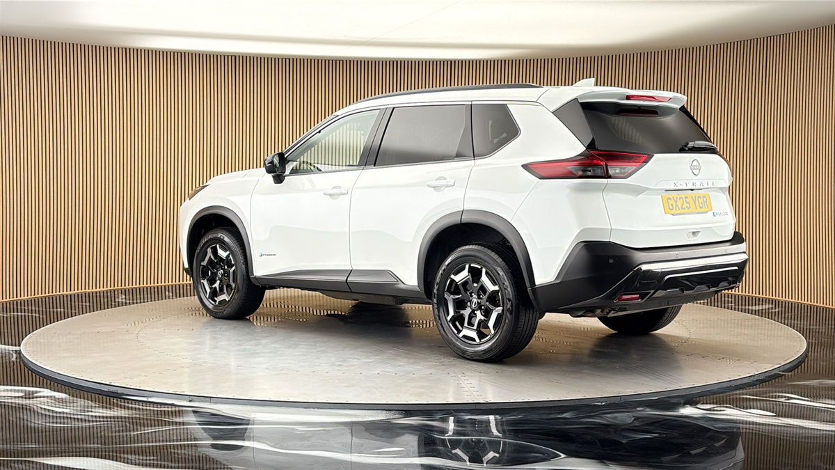 More views of Nissan X-Trail