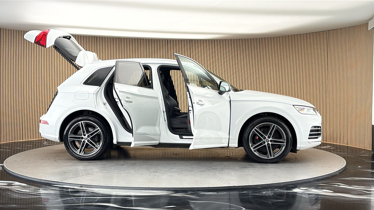 More views of Audi SQ5