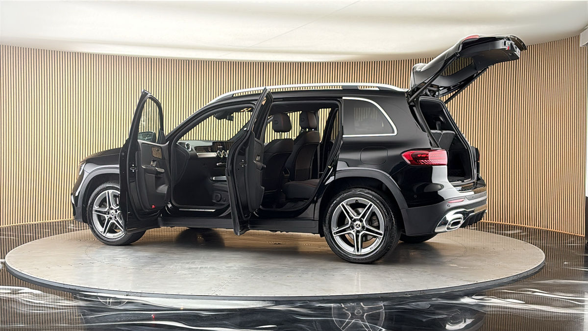 More views of Mercedes-Benz GLB
