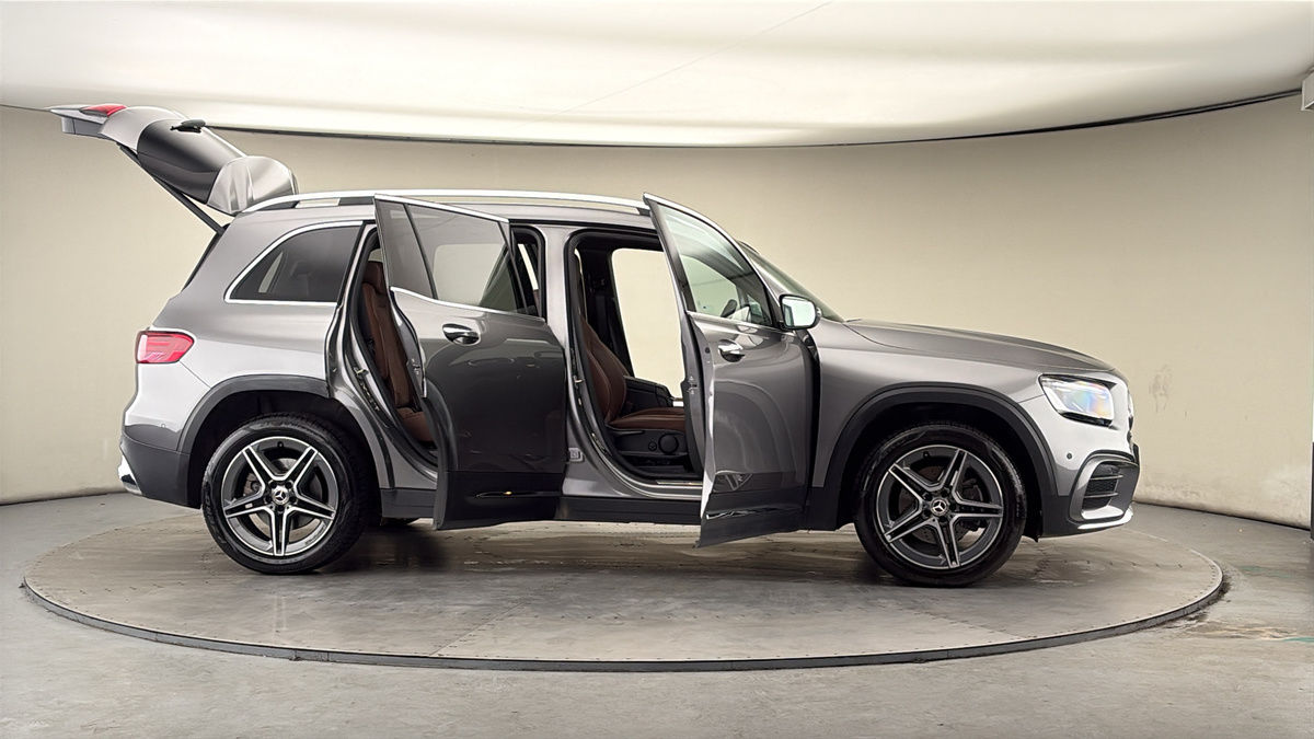 More views of Mercedes-Benz GLB