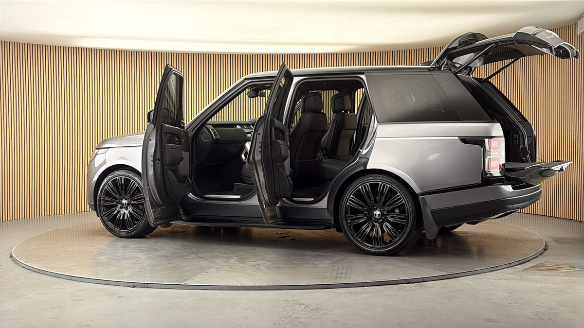 More views of Land Rover Range Rover