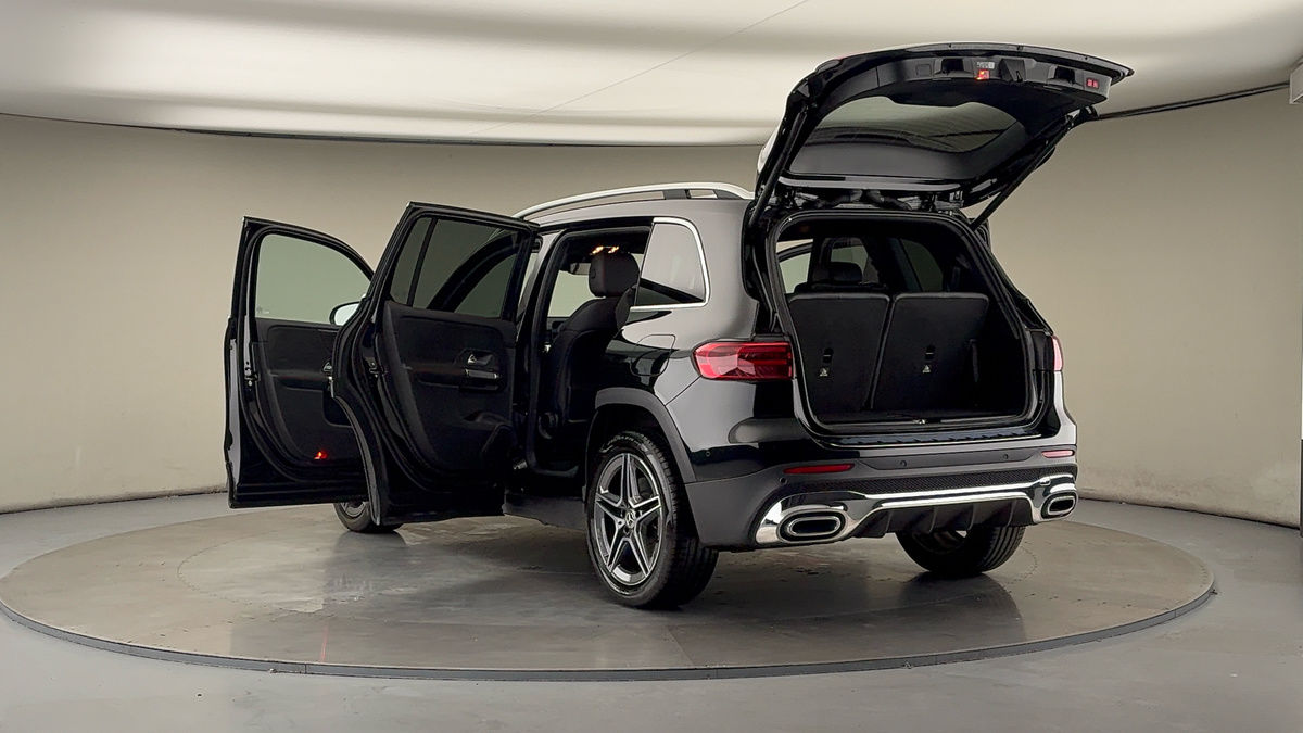 Mercedes-Benz GLB Image 23