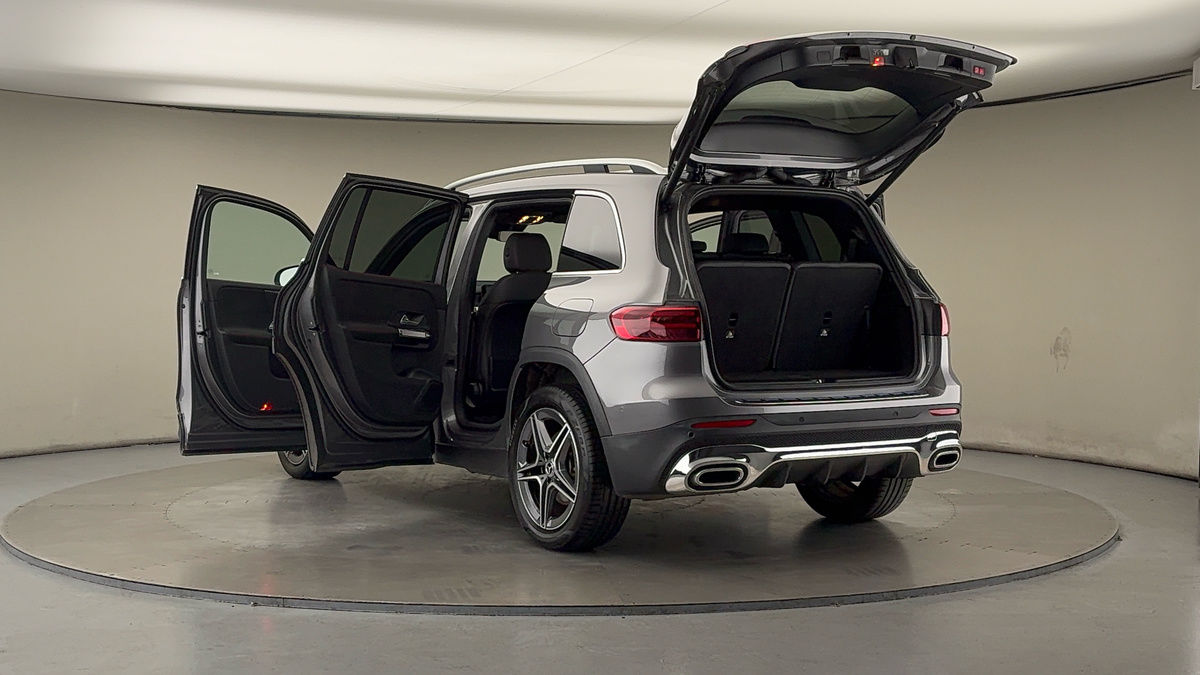 Mercedes-Benz GLB Image 23