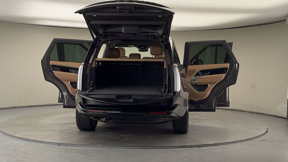 More views of Land Rover Range Rover