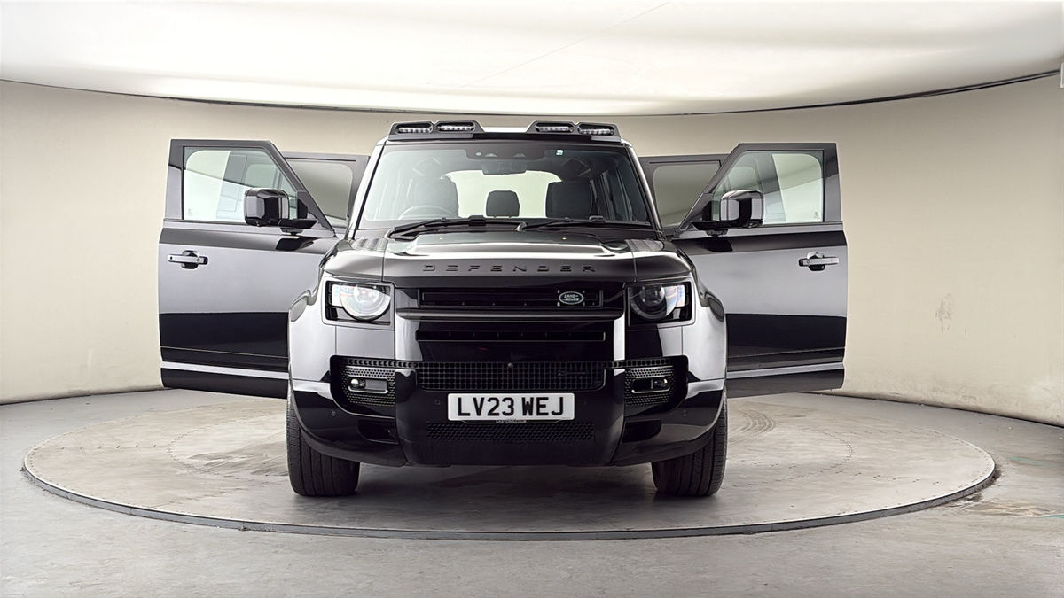 More views of Land Rover Defender 110