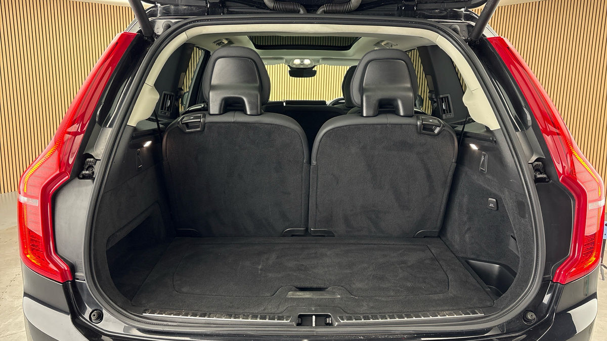 Volvo XC90 Image 11