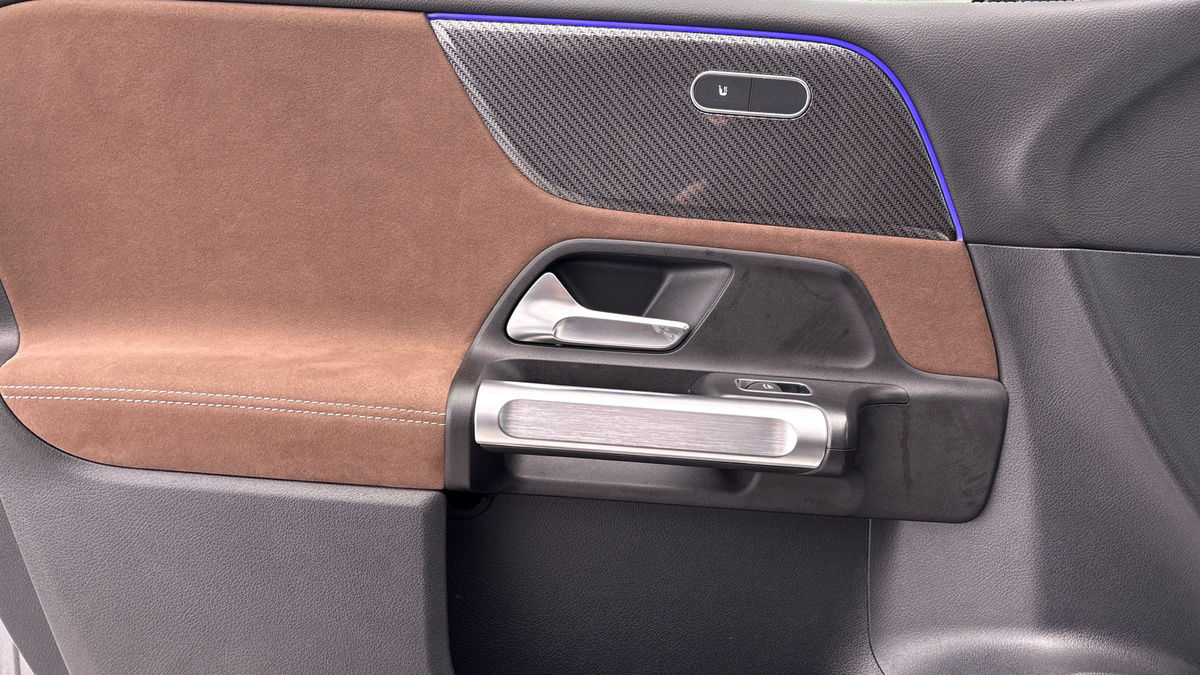 Mercedes-Benz GLB Image 19